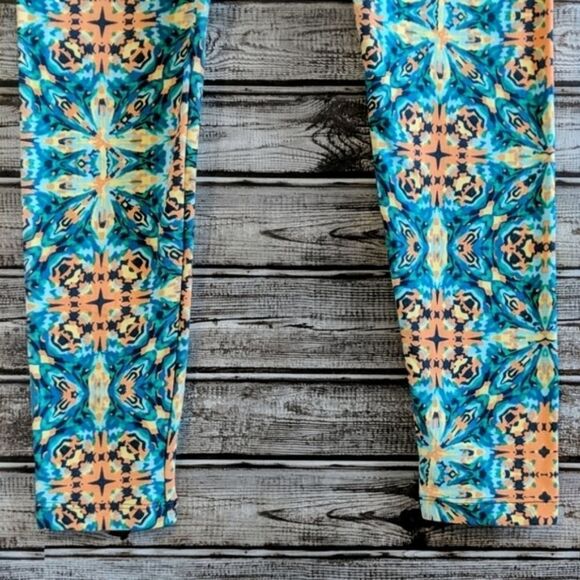 Lularoe | Multicolored Kaleidoscope Butter Soft Leggings | One Size - Picture 4 of 8